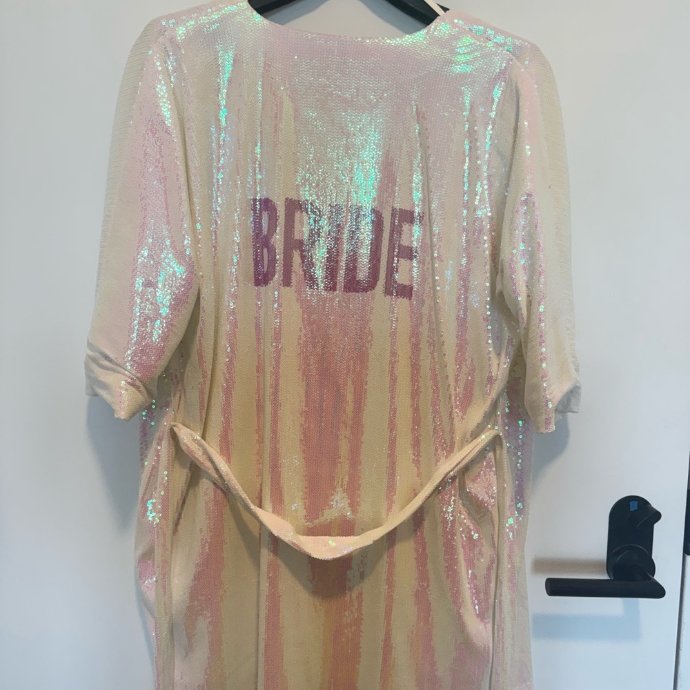 Hayley Paige Occasions White Sequin Robe Mediun